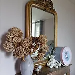 Le Manoir Aux Douves 3*