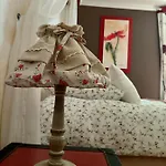 Le Manoir Aux Douves Alojamento de Acomodação e Pequeno-almoço 3*
