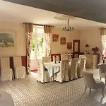Le Manoir Aux Douves Alojamento de Acomodação e Pequeno-almoço