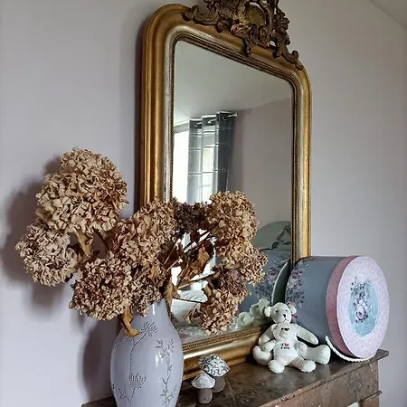 Le Manoir Aux Douves 3*
