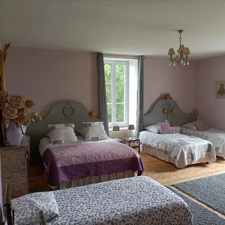 Le Manoir Aux Douves