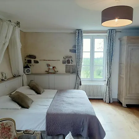 Le Manoir Aux Douves Couette-café Bazoges-en-Paillers