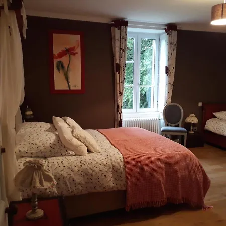 Le Manoir Aux Douves 3*