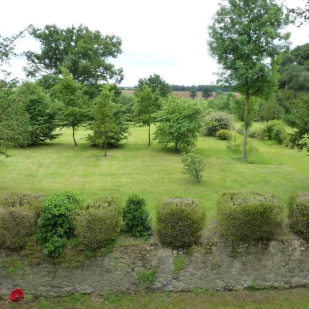 Le Manoir Aux Douves 3*