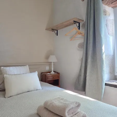 Le Manoir Aux Douves 3*