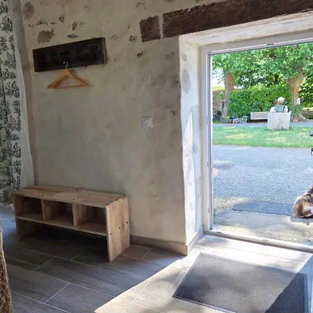 Le Manoir Aux Douves
